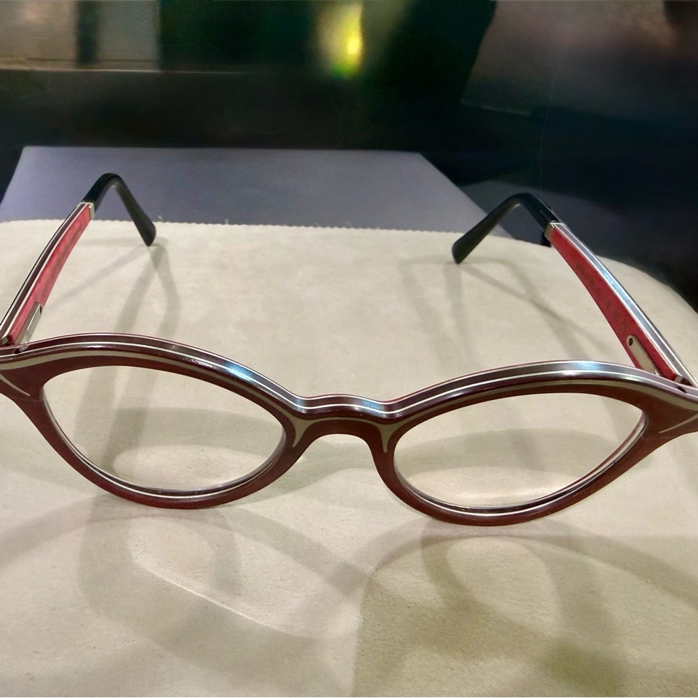 Gold & Wood Luxury Crafted Women’s Burgundy Frames- Made in Luxembourg - Picture 4 of 13